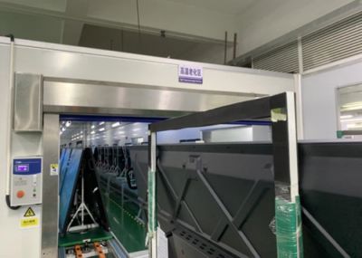 interactive whiteboard undergoes high temperature aging test